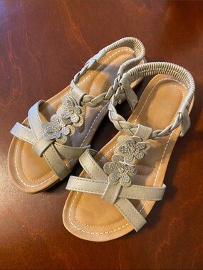 American Exchange Gold Braided Floral Girls' Sandals